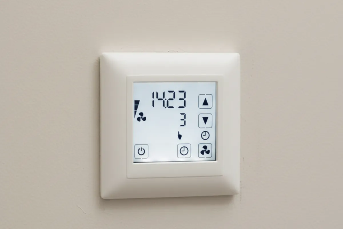 TRI2-FA-TH-221.202C: Controlador Vector – Sensor de Temperatura e Umidade